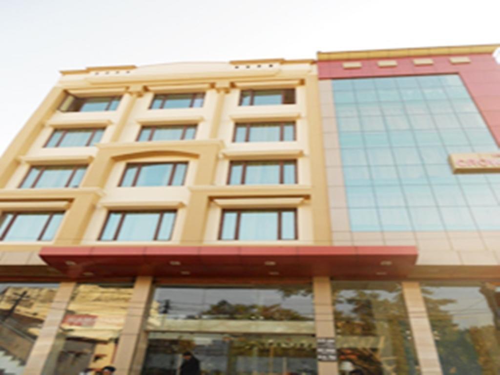 Hotel Crown Palace Allāhābād Junction Екстериор снимка